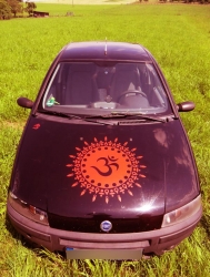 Om Sonne in rot als Wandtattoo oder Autoaufkleber bei Lichtelrben.com