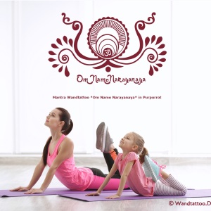Wandtattoo_Mantra_Narayanaya_rot
