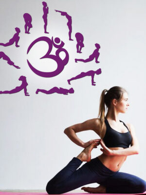 Sonnengruss-Wandtattoo-Yoga-im-Kreis