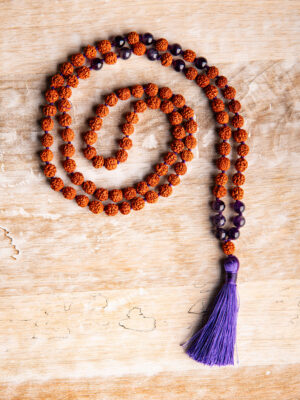 Rudraksha-Mala „Amethyst“