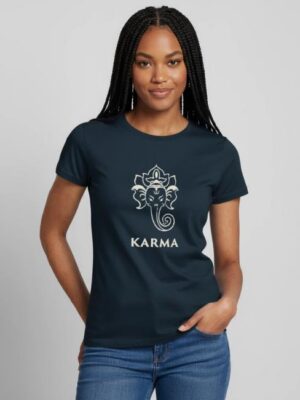 feiner-linien-look-ganesha-inspiration-mit-cremigen-konturen-auf-dunklem-grund-ideal-fuer-spiritualitaet-yoga-kulturmode-vielseitig-auf-shirts-und